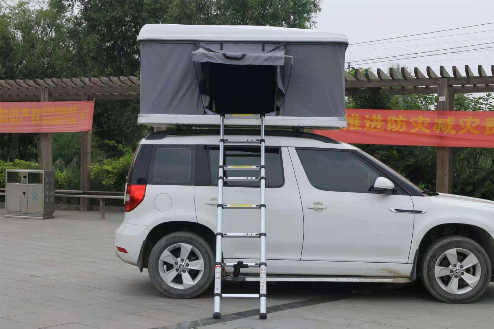 Sansu Wholesale Hard Shell Foldable Portable 4 Person Car Roof Top Rooftop Tent